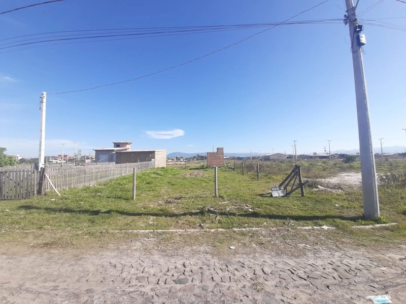 Excelente terreno no Centro de Capão Novo: 2ª foto da galeria de imagens do imóvel
