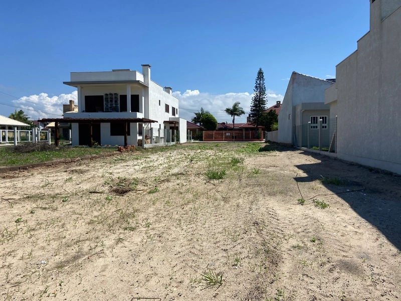 Terreno beira-mar a venda na praia Capão Novo Village: 2ª foto da galeria de imagens do imóvel