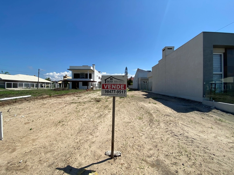 Terreno beira-mar a venda na praia Capão Novo Village: 1ª foto da galeria de imagens do imóvel