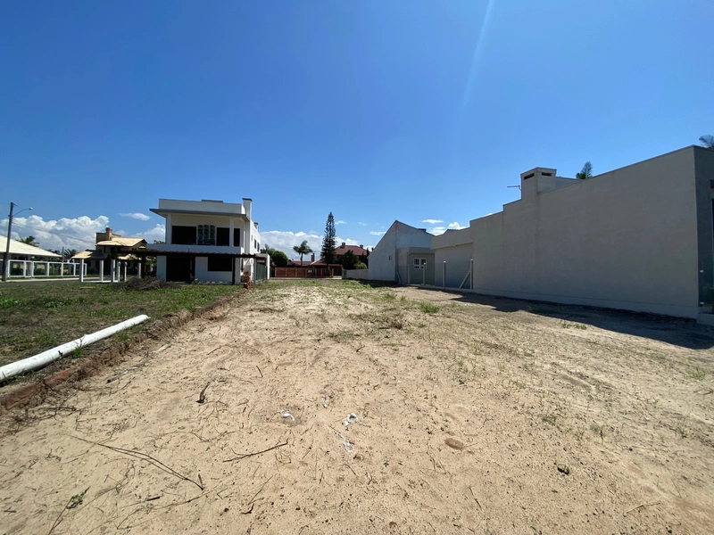 Terreno beira-mar a venda na praia Capão Novo Village: 3ª foto da galeria de imagens do imóvel