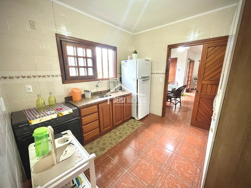 Casa térrea de esquina a 1 quadra do mar na praia Capão Novo - RS.: 6ª foto da galeria de imagens do imóvel