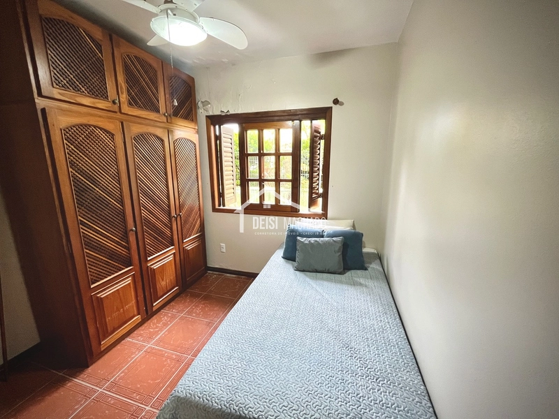 Casa térrea de esquina a 1 quadra do mar na praia Capão Novo - RS.: 4ª foto da galeria de imagens do imóvel