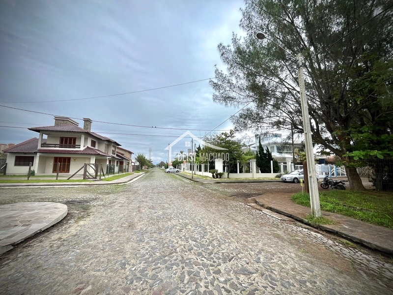 Casa térrea de esquina a 1 quadra do mar na praia Capão Novo - RS.: 7ª foto da galeria de imagens do imóvel