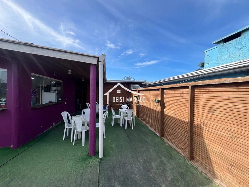 Casa Semi-Mobiliada com Amplo Anexo a Apenas 250 Metros do Mar!: 8ª foto da galeria de imagens do imóvel