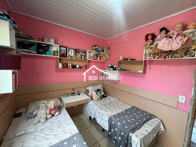 Casa Semi-Mobiliada com Amplo Anexo a Apenas 250 Metros do Mar!: 17ª foto da galeria de imagens do imóvel