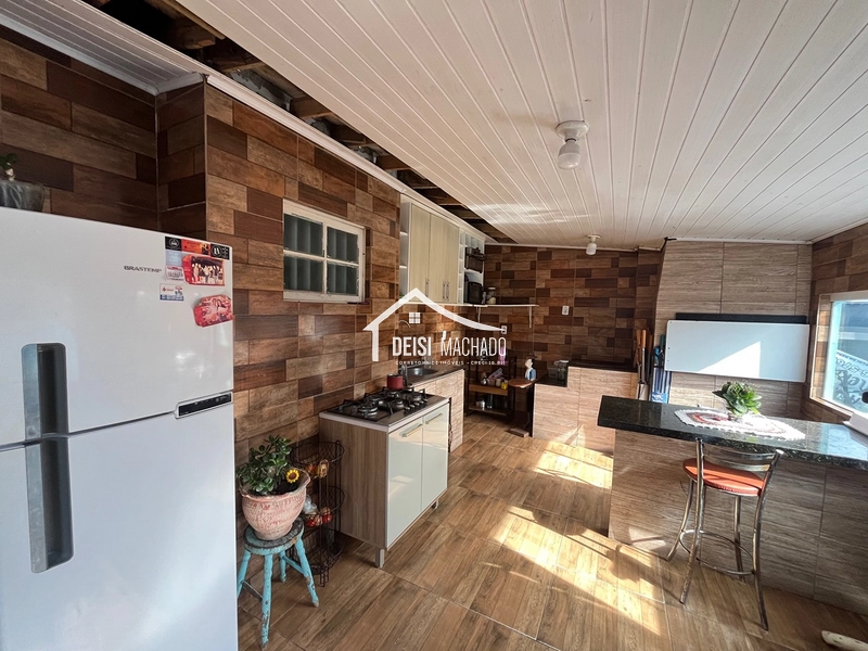 Casa Semi-Mobiliada com Amplo Anexo a Apenas 250 Metros do Mar!: 11ª foto da galeria de imagens do imóvel