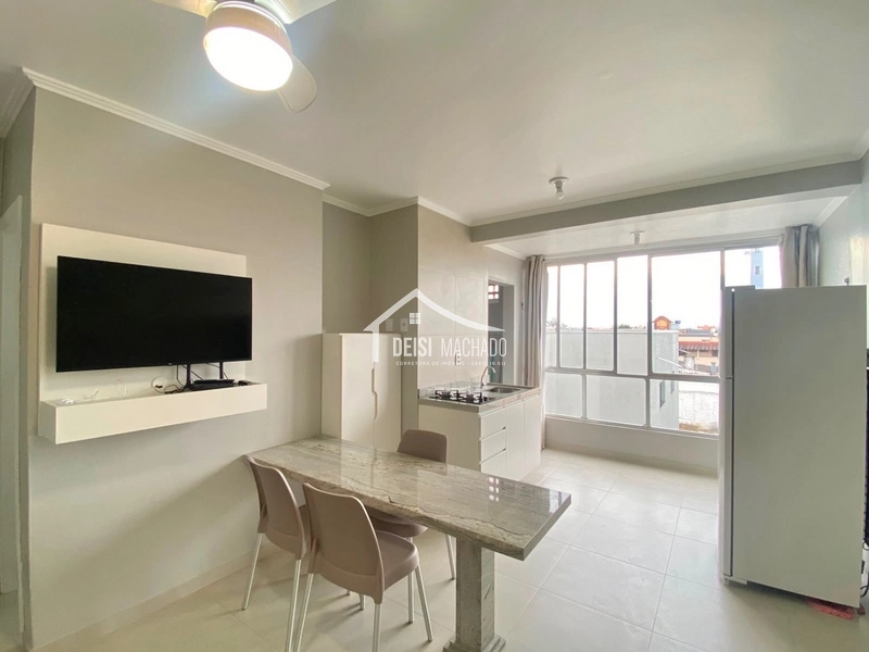 Apartamento JK totalmente reformado e pronto pra morar em Capão Novo: 3ª foto da galeria de imagens do imóvel