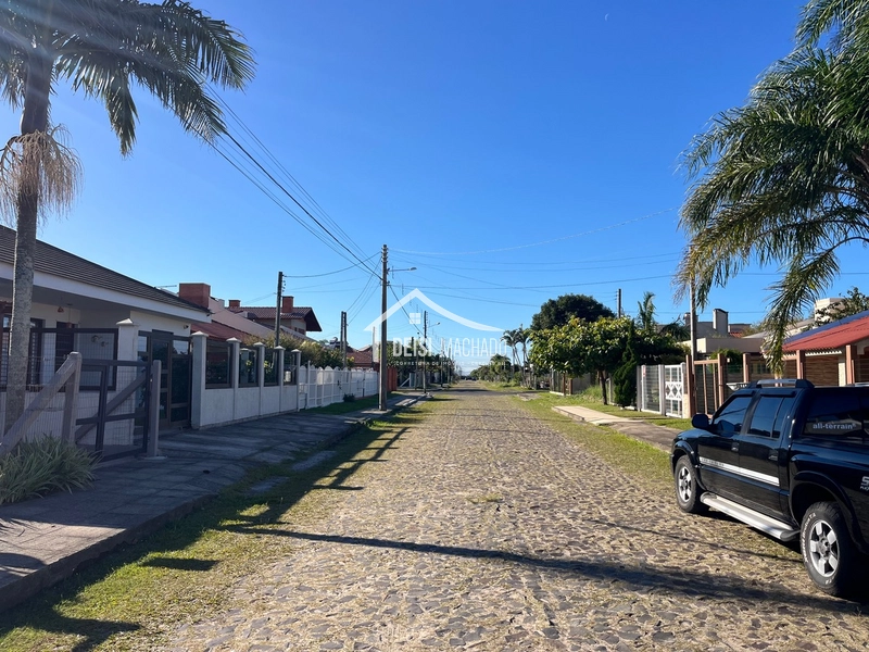EXCLUSIVIDADE DEISI MACHADO: LINDO SOBRADO A VENDA NA PRAIA CAPÃO NOVO: 6ª foto da galeria de imagens do imóvel