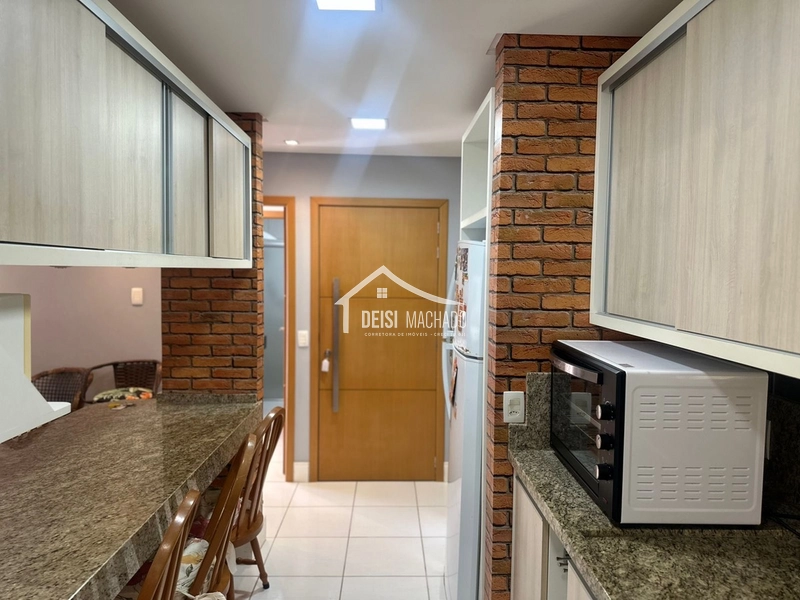Apartamento  com 3 dormitórios quase beira-mar: 1ª foto da galeria de imagens do imóvel