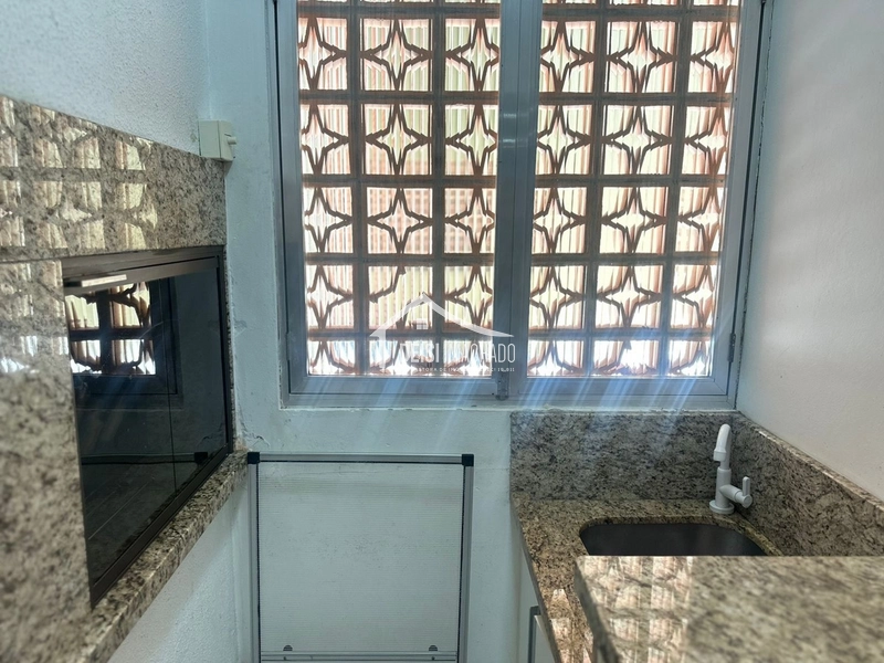 Apartamento  com 3 dormitórios quase beira-mar: 2ª foto da galeria de imagens do imóvel