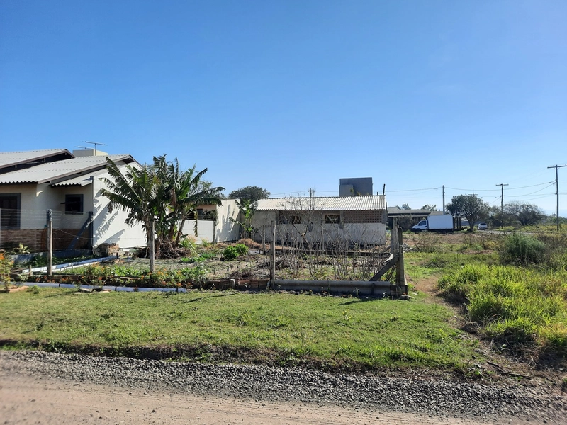 Excelente terreno frente leste em Capão Novo - Posto 5: 1ª foto da galeria de imagens do imóvel