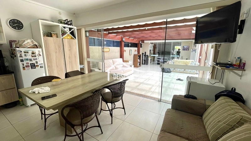 Excelente casa 03 dormitórios em Capão Novo: 2ª foto da galeria de imagens do imóvel