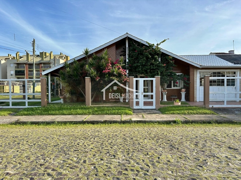 Casa a venda na praia Capão Novo, de ESQUINA e bem pertinho do mar!: 1ª foto da galeria de imagens do imóvel
