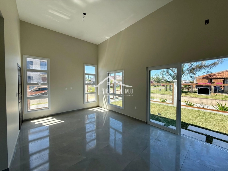 Casa moderna, funcional e cheia de luz natural.: 2ª foto da galeria de imagens do imóvel