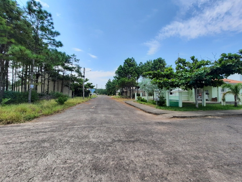 TERRENO DE ESQUINA EM CAPÃO NOVO VILLAGE: 5ª foto da galeria de imagens do imóvel