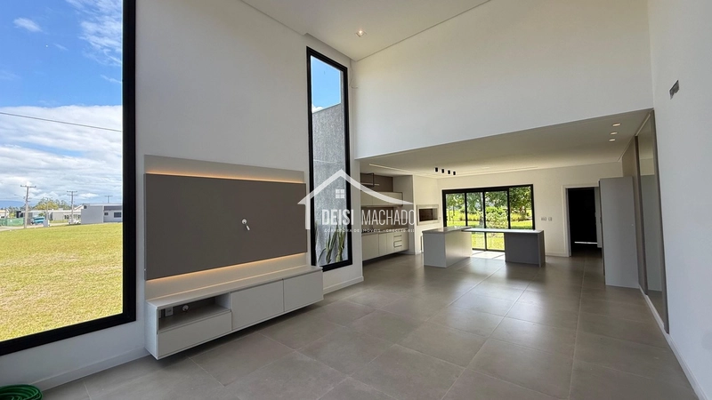 Linda casa Térrea em condomínio fechado: 2ª foto da galeria de imagens do imóvel