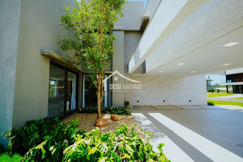 Casa beira lago em condomínio de luxo: 1ª foto da galeria de imagens do imóvel