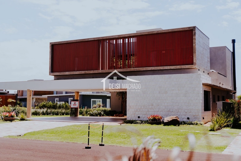 Casa beira lago em condomínio de luxo: 2ª foto da galeria de imagens do imóvel