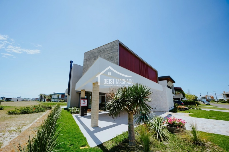 Casa beira lago em condomínio de luxo: 3ª foto da galeria de imagens do imóvel