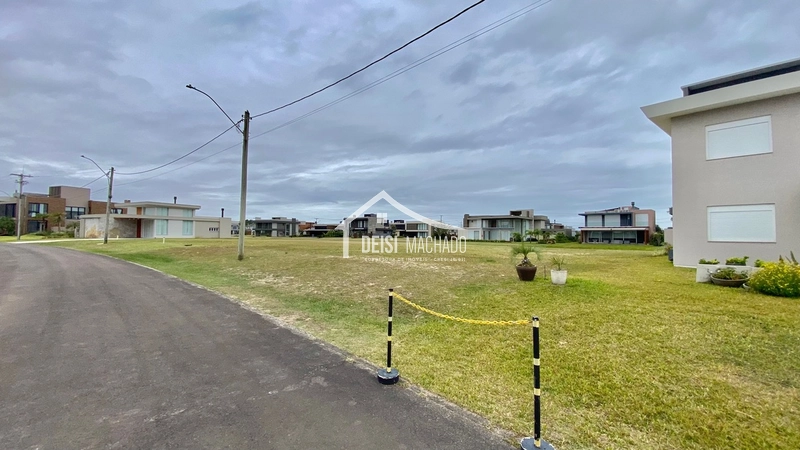 Terreno Beira Lago à Venda no Condomínio Costa Serena: 2ª foto da galeria de imagens do imóvel