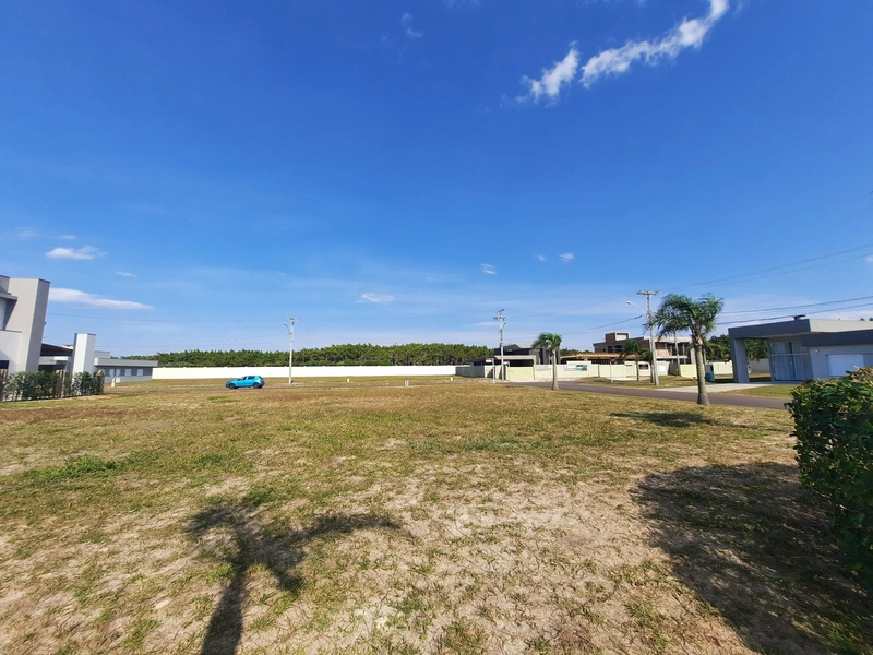Terreno esquina a  venda no sensacional condomínio de Luxo a beira mar: 1ª foto da galeria de imagens do imóvel