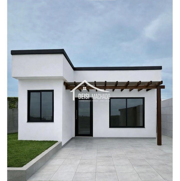CASA EM CONSTRUÇÃO EM CAPÃO NOVO: 1ª foto da galeria de imagens do imóvel