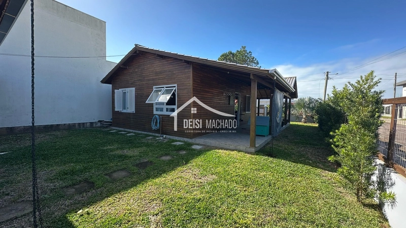ÓTIMA CASA EM PRAIA PLANEJADA COM QUADRA DE ESPORTES E CLUBE!: 1ª foto da galeria de imagens do imóvel