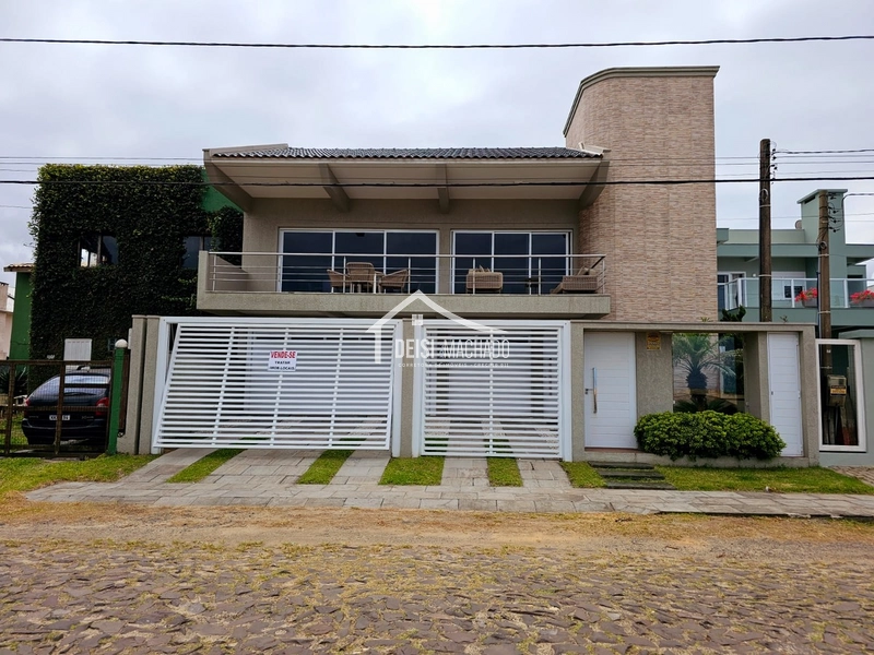 Magnífico sobrado, localizado à beira mar em Capão Novo: 1ª foto da galeria de imagens do imóvel