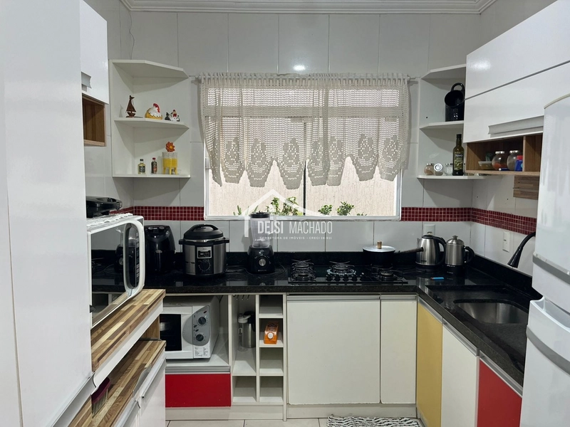 Casa ampla de dois pavimentos: 14ª foto da galeria de imagens do imóvel