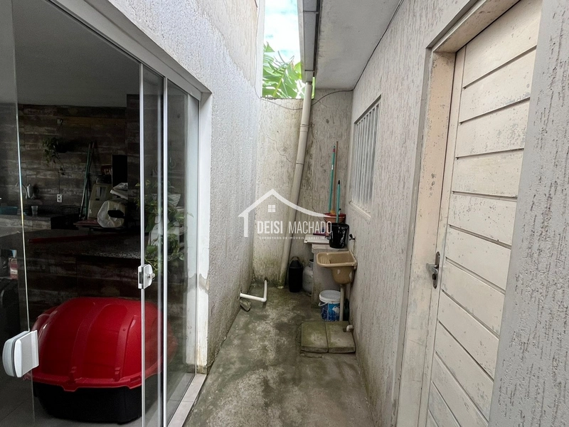Casa ampla de dois pavimentos: 11ª foto da galeria de imagens do imóvel