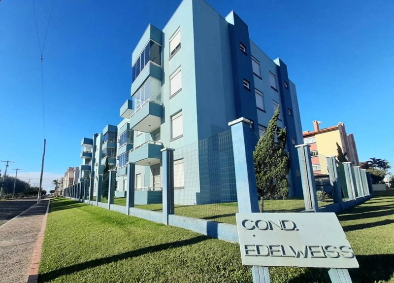 APARTAMENTO LINDO E ENSOLARADO PERTO DO MAR: 1ª foto da galeria de imagens do imóvel