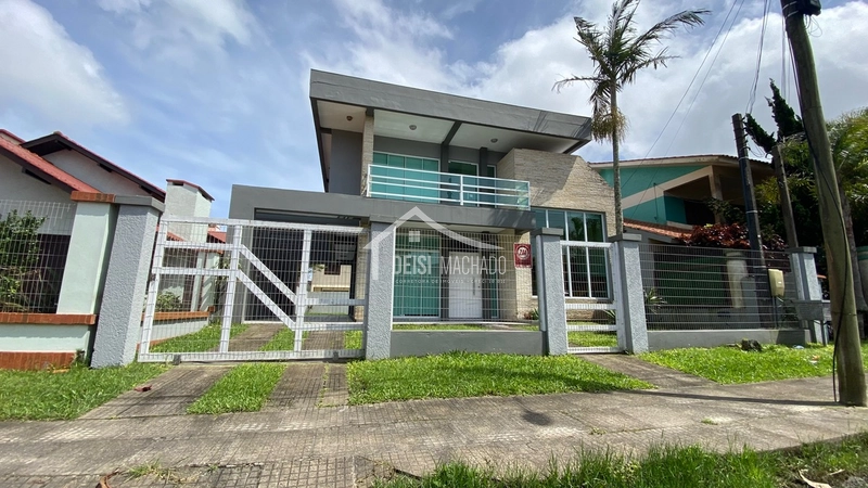 EXCLUSIVIDADE DEISI MACHADO: sobrado 05 dormitórios com piscina!: 1ª foto da galeria de imagens do imóvel