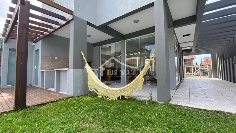EXCLUSIVIDADE DEISI MACHADO: sobrado 05 dormitórios com piscina!: 12ª foto da galeria de imagens do imóvel