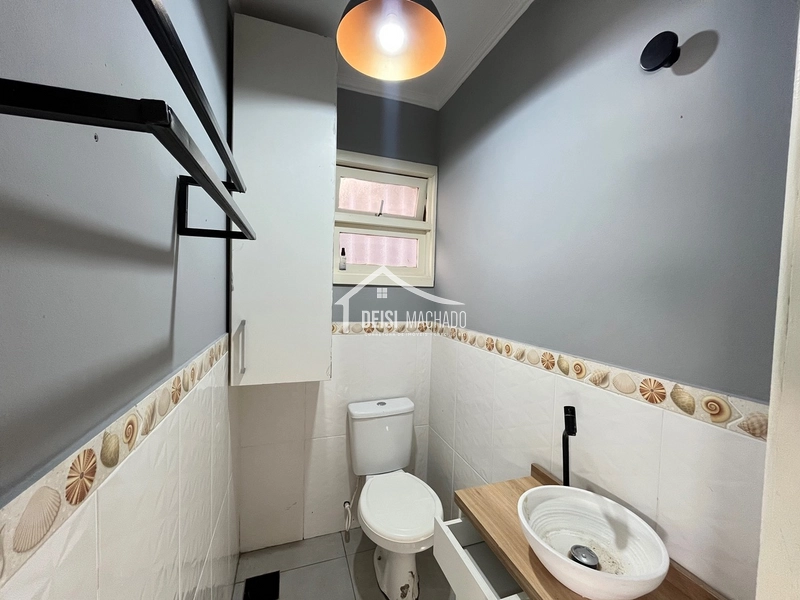 Sobrado em condomínio com piscina.: 1ª foto da galeria de imagens do imóvel