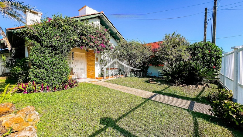 CASA 3 DORMITÓRIOS LOCALIZADA A POUCOS METROS DO MAR!: 34ª foto da galeria de imagens do imóvel