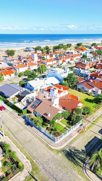 CASA 3 DORMITÓRIOS LOCALIZADA A POUCOS METROS DO MAR!: 29ª foto da galeria de imagens do imóvel