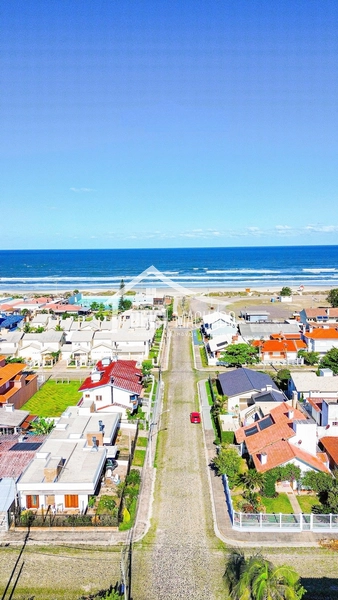 CASA 3 DORMITÓRIOS LOCALIZADA A POUCOS METROS DO MAR!: 10ª foto da galeria de imagens do imóvel