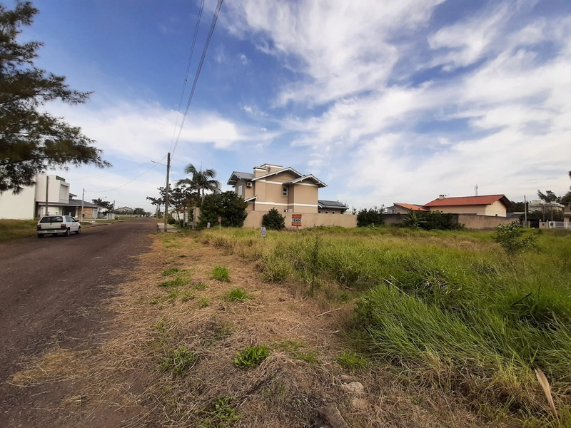Terreno no Village Capão novo: 2ª foto da galeria de imagens do imóvel