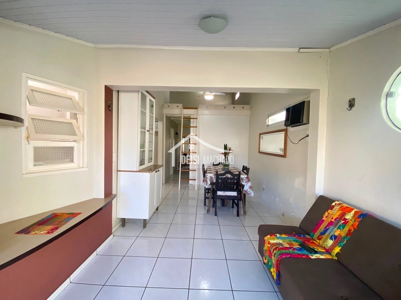 Apartamento térreo em prédio com piscinas em CAPÃO NOVO: 6ª foto da galeria de imagens do imóvel