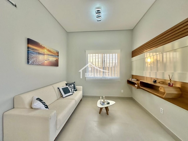 Casa Dois dormitórios próximo do mar: 3ª foto da galeria de imagens do imóvel