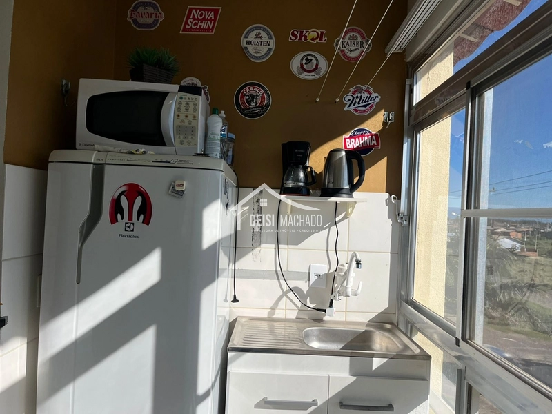 APARTAMENTO 1 DORMITÓRIO E MEIO À  400 METROS DA PRAIA EM CAPÃO NOVO: 2ª foto da galeria de imagens do imóvel