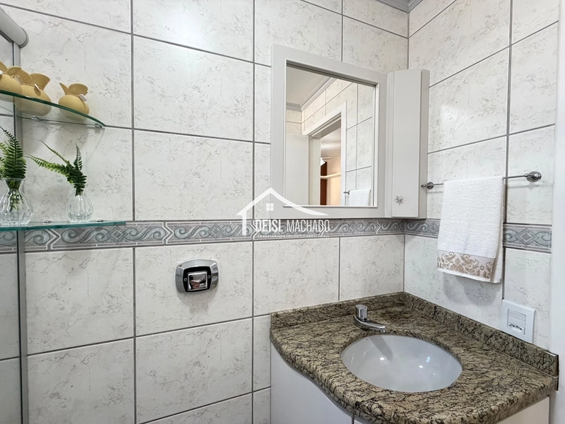 Apartamento térreo próximo ao mar.: 5ª foto da galeria de imagens do imóvel