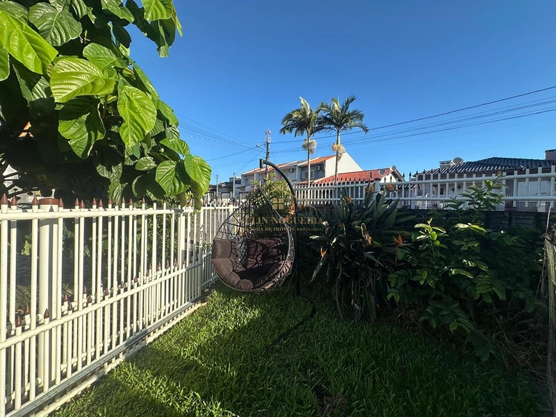 Casa de esquina no bairro Senai: 18ª foto da galeria de imagens do imóvel