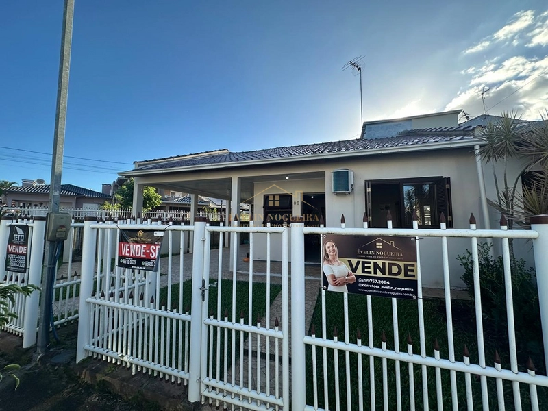 Casa de esquina no bairro Senai: 1ª foto da galeria de imagens do imóvel