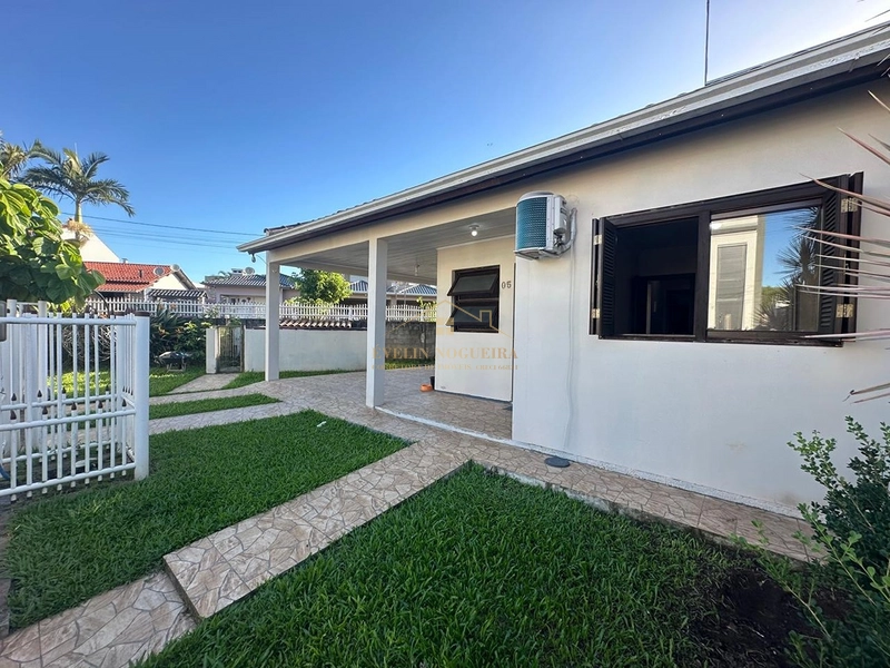 Casa de esquina no bairro Senai: 3ª foto da galeria de imagens do imóvel