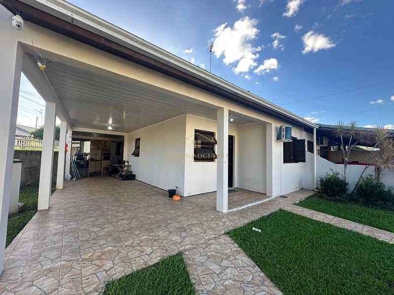 Casa de esquina no bairro Senai: 2ª foto da galeria de imagens do imóvel