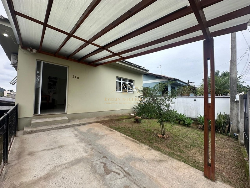 Vendo casa com 2 dormitórios no Bairro Senai: 2ª foto da galeria de imagens do imóvel