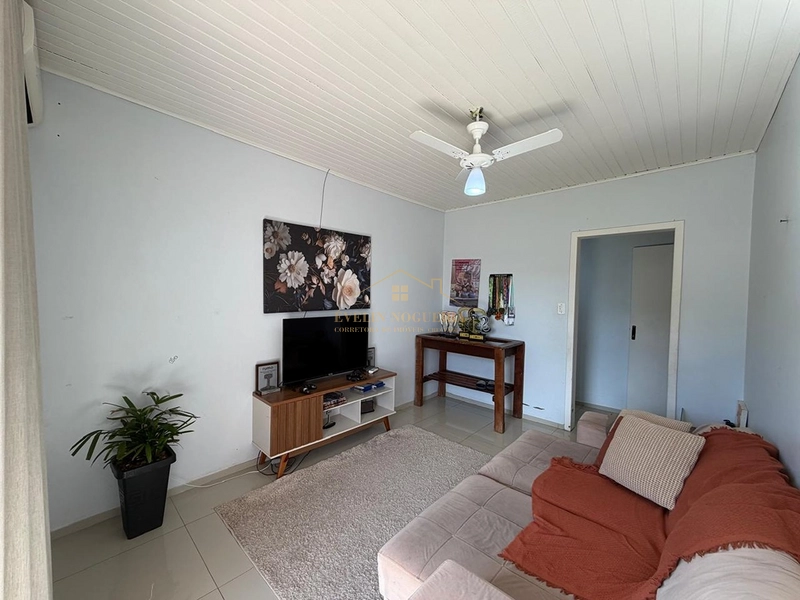 Vendo ótima casa com 3 dormitórios em excelente localização!: 8ª foto da galeria de imagens do imóvel