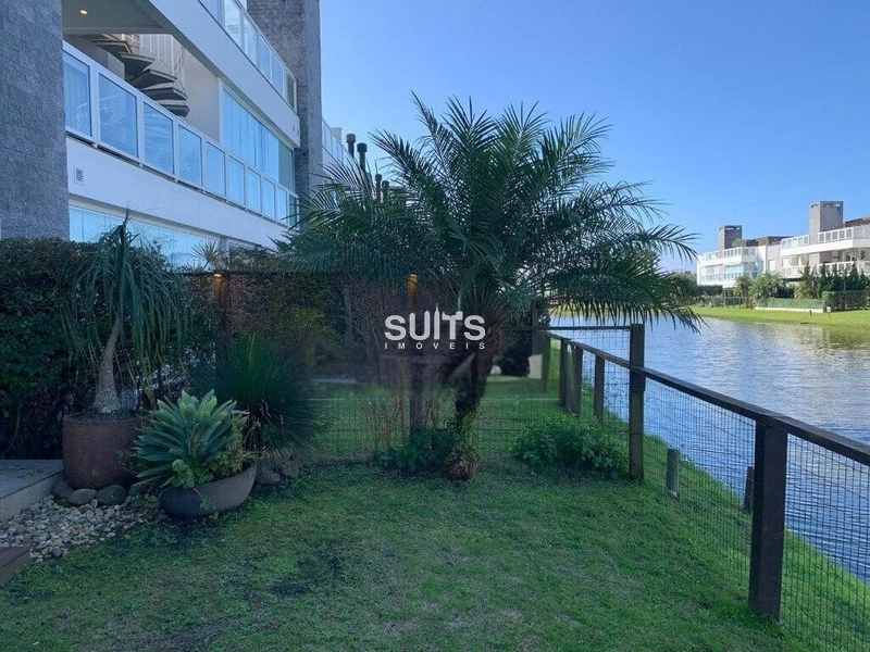 Lindíssima giardino no condomínio Rossi Atlântida: 9ª foto da galeria de imagens do imóvel