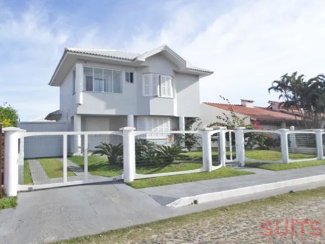 Excelente Sobrado em Atlântida: 2ª foto da galeria de imagens do imóvel